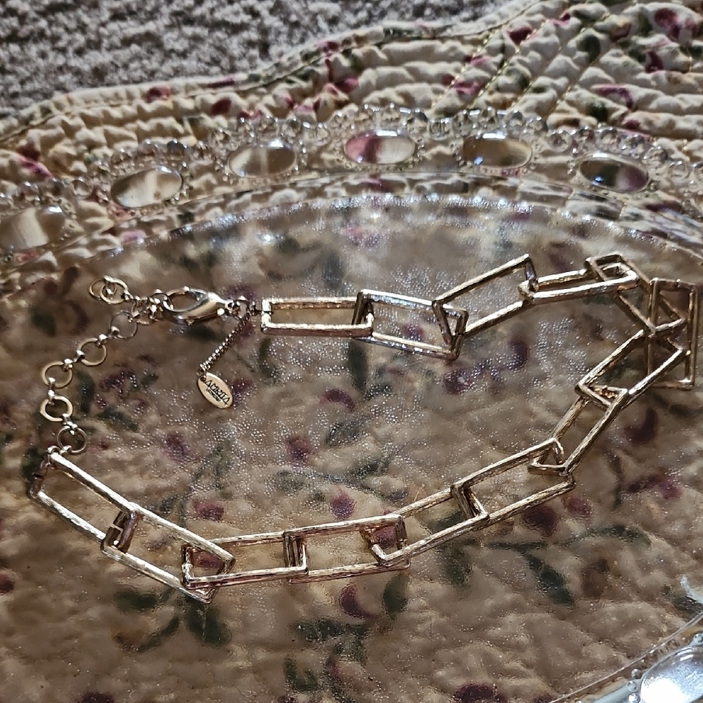 Elegant Gold Chain Link Necklace
